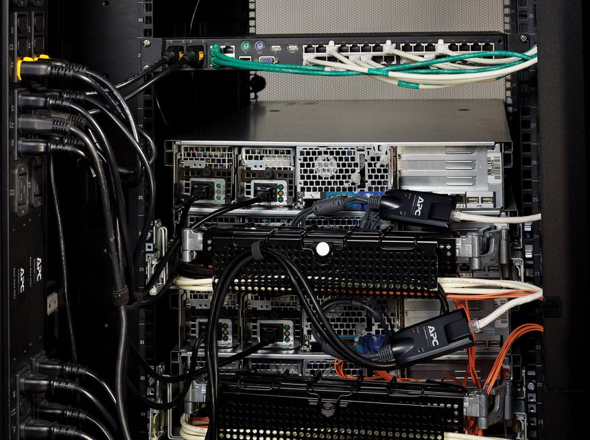 APC KVM 2G, Server Module, USB — Being Shipped