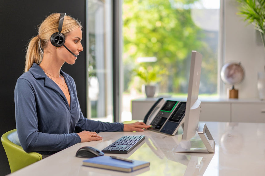 Poly Voyager 4310 USB-A Headset with BT700 Dongle — Being Shipped