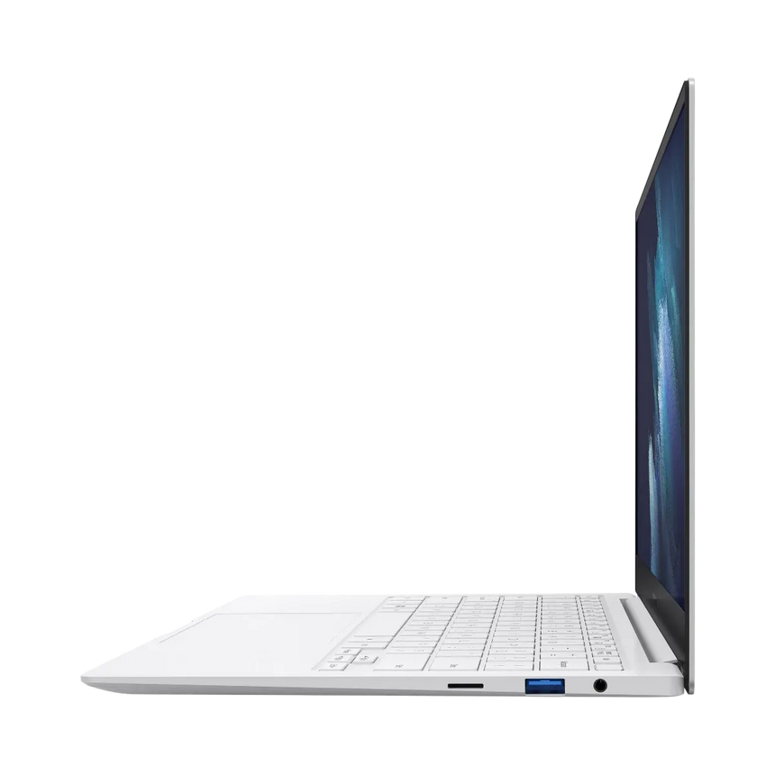 Samsung Galaxy Book Pro 15 15.6" Laptop, Intel Core i5-1135G7, 8GB RAM, 256GB SSD (Mystic Silver) — Being Shipped
