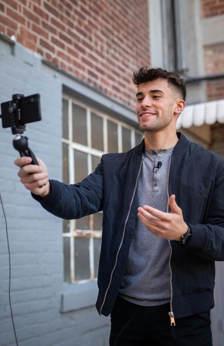 Sennheiser XSW-D Portable Lavalier Mobile Kit for Vlogging — Being Shipped