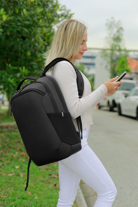 Dell EcoLoop Pro 17" Laptop Backpack (Black) — Being Shipped