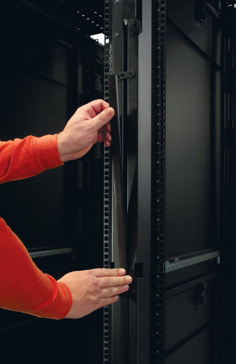 APC NetShelter SX 42U/48U Baying Trim Kit Black — Being Shipped