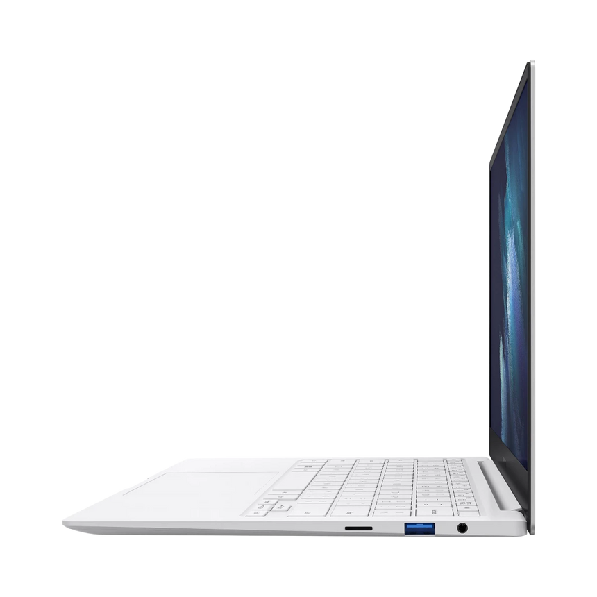 Samsung Galaxy Book Pro 13.3" Laptop, Intel Core i5-1135G7, 8GB RAM, 256GB SSD (Mystic Silver) — Being Shipped