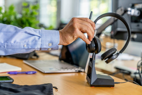 Poly Voyager 4320 USB-A Headset with BT700 Dongle — Being Shipped