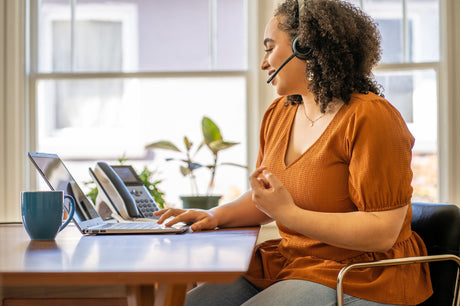 Poly Voyager 4320 USB-A Headset with BT700 Dongle — Being Shipped