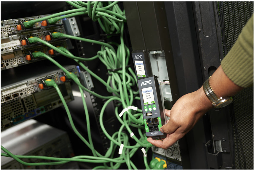 APC NetShelter Rack PDU Advanced, Metered, 5.0kW, 1Phase, 208V, 30A, L6-30P, 40 Outlet — Being Shipped