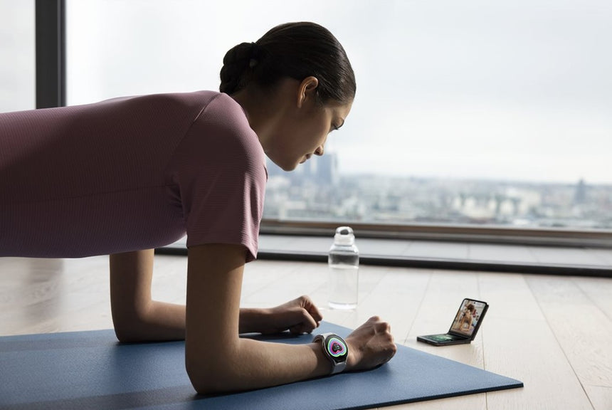 Samsung Galaxy Z Flip5 Smartphone, Qualcomm Snapdragon 8, 8GB RAM,  256GB Storage (Unlocked, Graphite) — Being Shipped