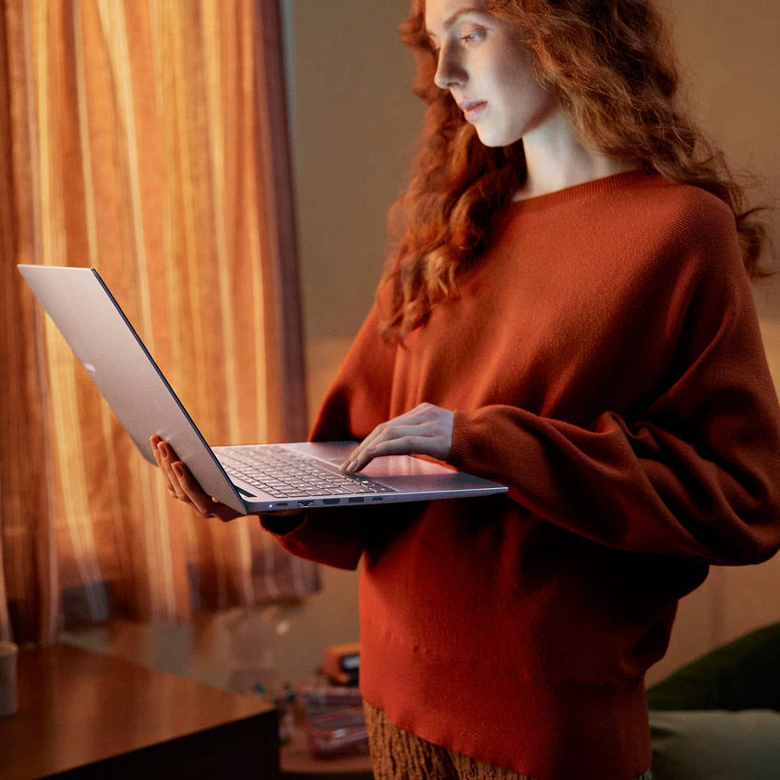 Samsung Galaxy Book4 15.6" Laptop, Intel Core 7 150U, 16GB RAM, 512GB SSD — Being Shipped