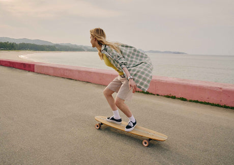 Samsung Galaxy Watch7 Aluminum 40mm BT Smartwatch (Cream) — Being Shipped