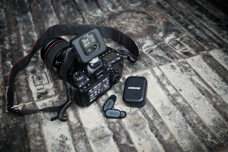 Shure MoveMic Two 2-Person Clip-On Wireless Microphone System for Mobile Devices — Being Shipped