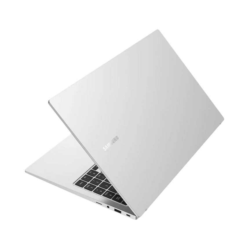 Samsung Galaxy Book 15.6" Laptop, Intel Core i7-1165G7, 16GB RAM, 256GB SSD (Mystic Silver) — Being Shipped